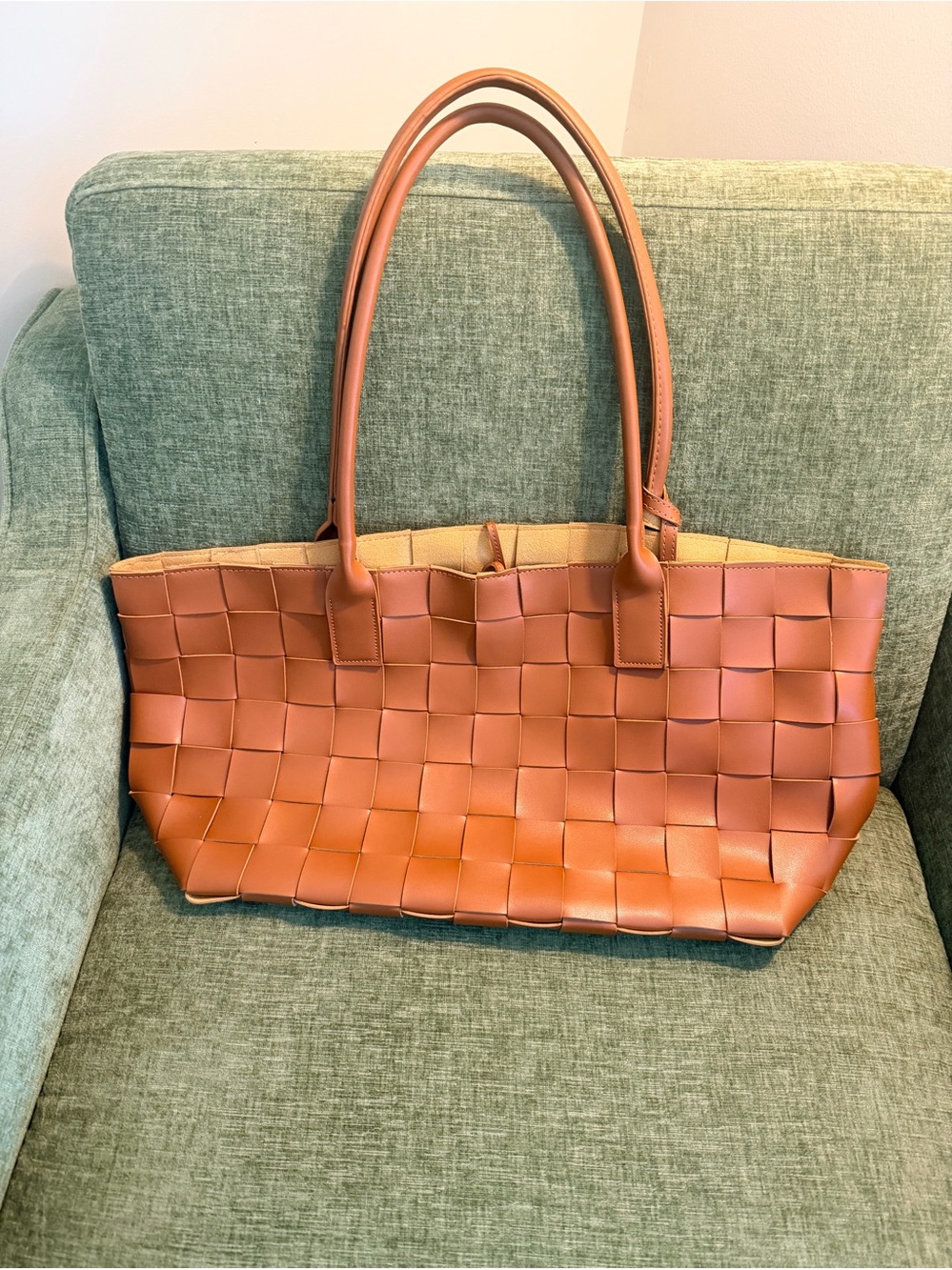 Woven Faux Leather Tote Bag in Cognac